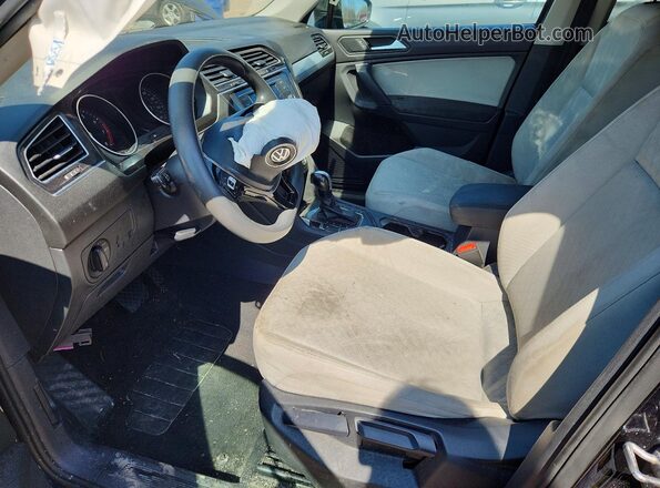 3VV0B7AX8KM053836 2019 VOLKSWAGEN TIGUAN Black Front interior view