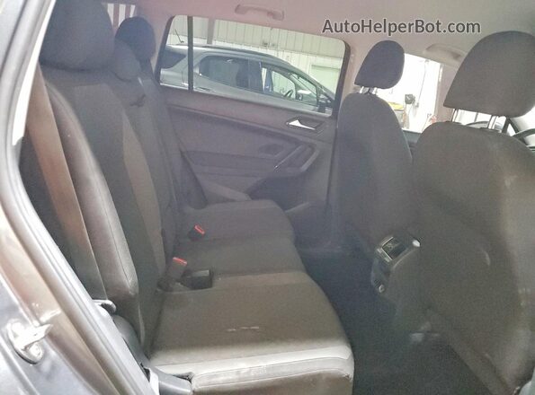3VV0B7AX9JM080624 2018 VOLKSWAGEN TIGUAN Charcoal Вид задньої частини салону