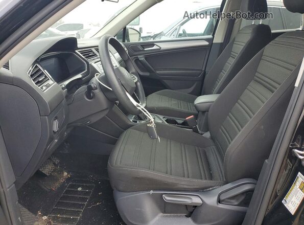 3VV0B7AX9NM166229 2022 VOLKSWAGEN TIGUAN Черный Вид салона спереди