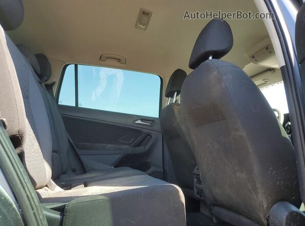 3VV0B7AXXMM145002 2021 VOLKSWAGEN TIGUAN Gray Vista interior trasera