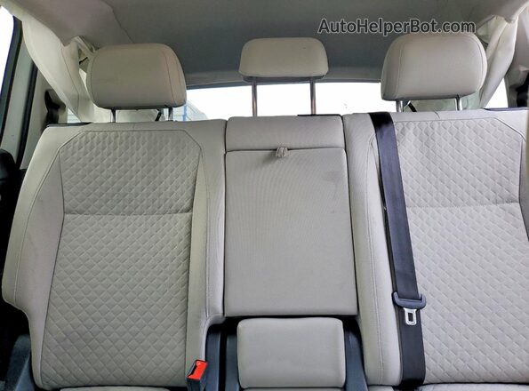 3VV1B7AX0KM174672 2019 VOLKSWAGEN TIGUAN White 