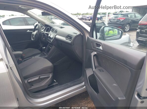 3VV1B7AX0LM057224 2020 VOLKSWAGEN TIGUAN Silver Front interior view