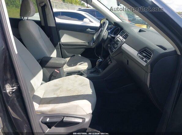 3VV1B7AX0LM102940 2020 VOLKSWAGEN TIGUAN Черный Вид салона спереди