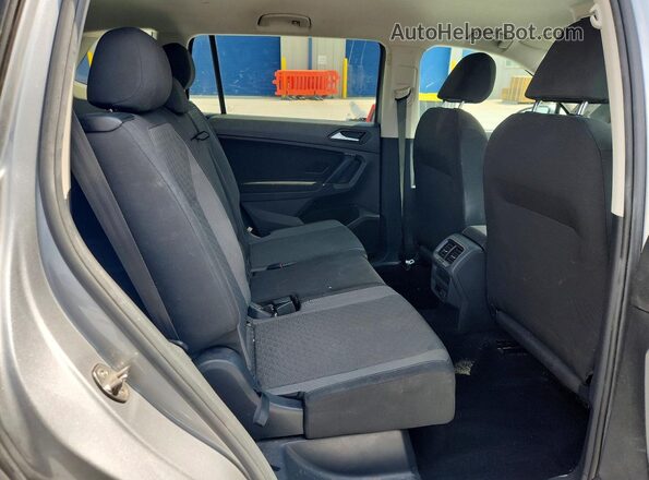 3VV1B7AX1LM047527 2020 VOLKSWAGEN TIGUAN Silver Rear interior view