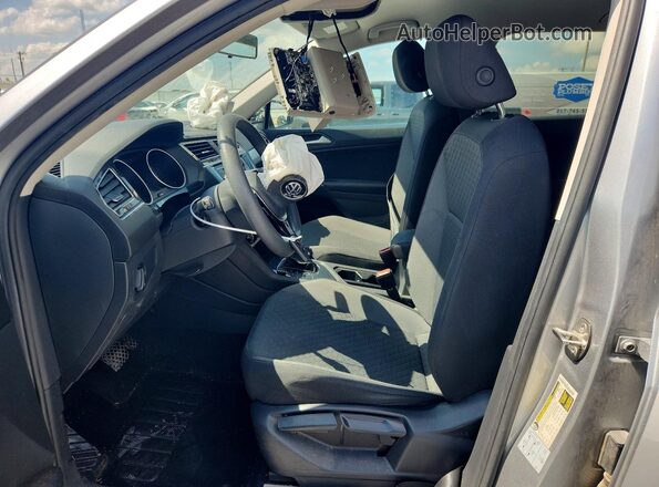 3VV1B7AX1LM047527 2020 VOLKSWAGEN TIGUAN Silver Front interior view