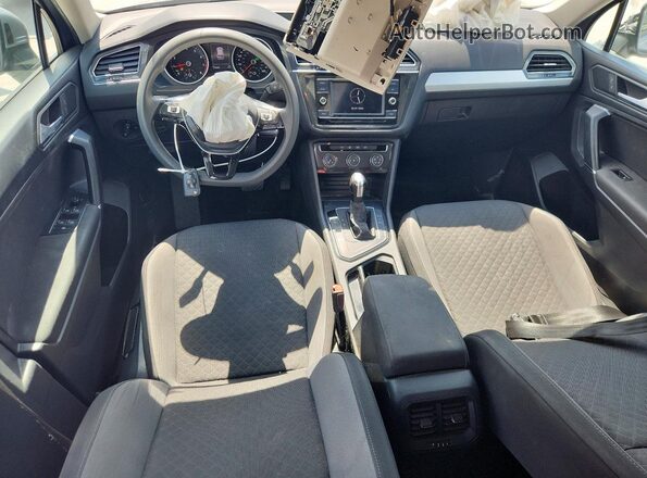 3VV1B7AX1LM047527 2020 VOLKSWAGEN TIGUAN Silver Dashboard view