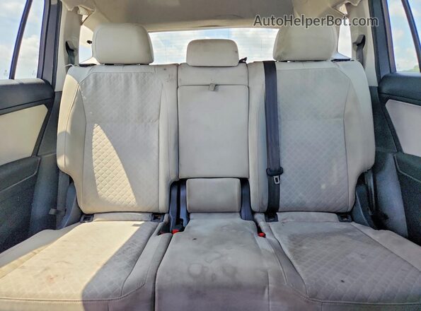 3VV1B7AX1MM029465 2021 VOLKSWAGEN TIGUAN Gray Rear seats view