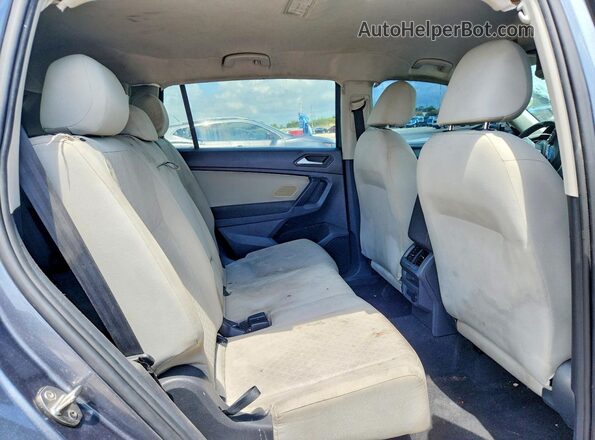 3VV1B7AX1MM029465 2021 VOLKSWAGEN TIGUAN Gray Rear interior view