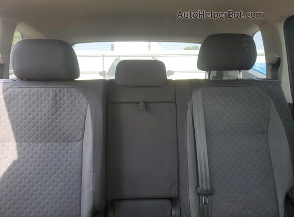 3VV1B7AX2KM144492 2019 VOLKSWAGEN TIGUAN Gray Rear seats view