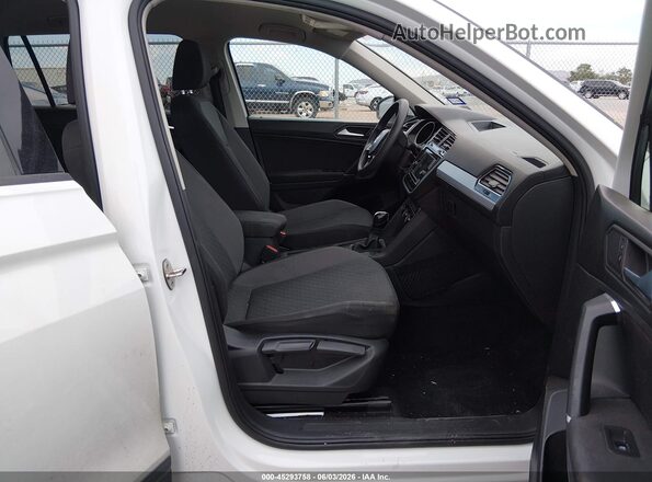 3VV1B7AX3LM004114 2020 VOLKSWAGEN TIGUAN White Front interior view