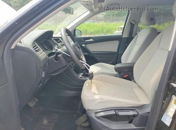 3VV1B7AX3MM025563 2021 VOLKSWAGEN TIGUAN Черный Вид салона спереди