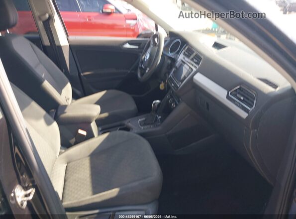 3VV1B7AX5JM090359 2018 VOLKSWAGEN TIGUAN Black Սալոնի դիմացի տեսք