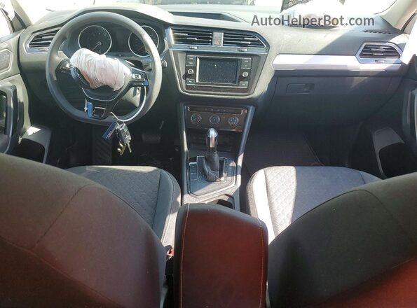 3VV1B7AX5MM075879 2021 VOLKSWAGEN TIGUAN White Vista del salpicadero
