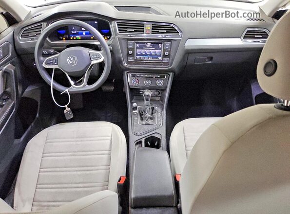 3VV1B7AX5NM005137 2022 VOLKSWAGEN TIGUAN Black Առջևի վահանակի տեսք