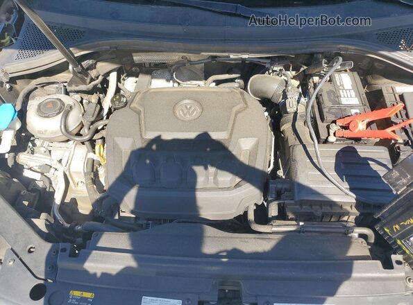 3VV1B7AX6JM010244 2018 VOLKSWAGEN TIGUAN Silver Engine compartment view