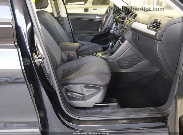 3VV1B7AX6JM017503 2018 VOLKSWAGEN TIGUAN Black Widok wnętrza z przodu