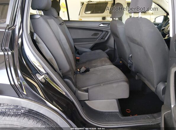3VV1B7AX6JM017503 2018 VOLKSWAGEN TIGUAN Black Widok naklejki z numerem VIN