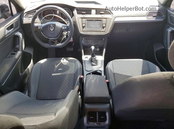 3VV1B7AX6LM134145 2020 VOLKSWAGEN TIGUAN Серебряный Вид панели приборов