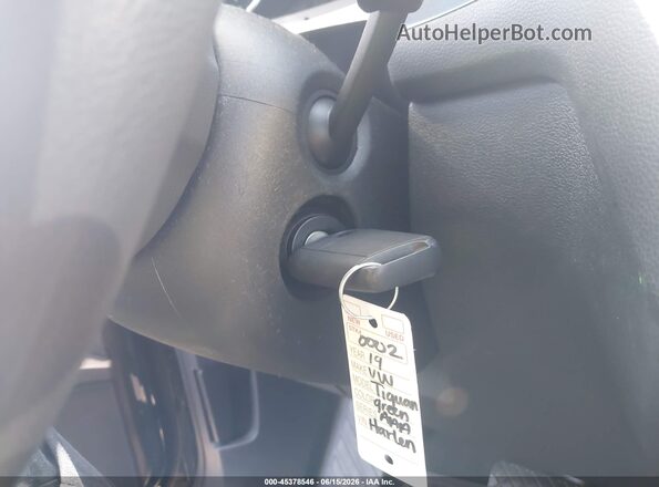 3VV1B7AX8KM083651 2019 VOLKSWAGEN TIGUAN Green წინა პანელის ხედი