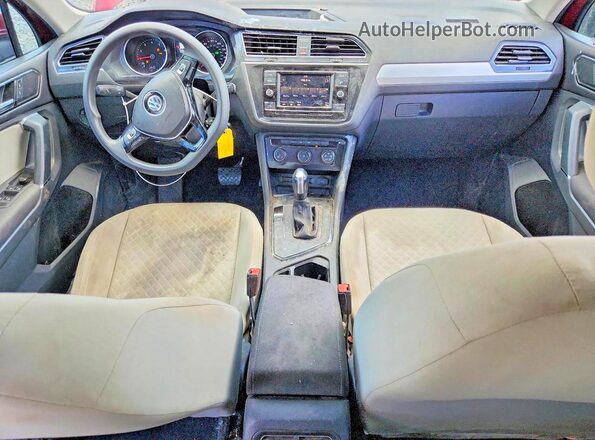 3VV1B7AX9JM037034 2018 VOLKSWAGEN TIGUAN Red Vista del salpicadero