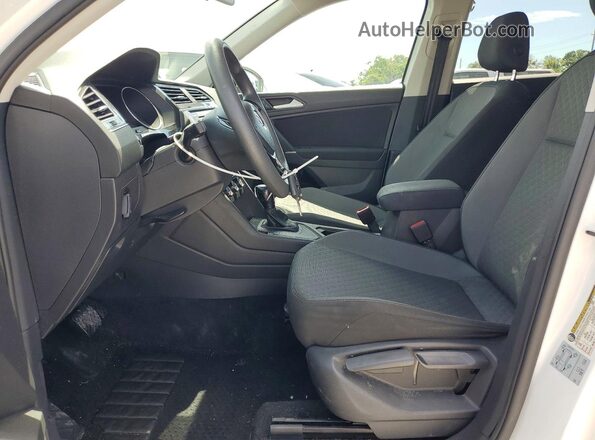 3VV1B7AX9LM152879 2020 VOLKSWAGEN TIGUAN White Front interior view