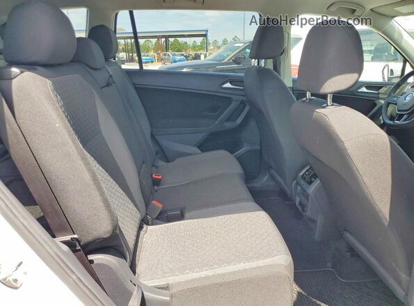 3VV1B7AX9LM152879 2020 VOLKSWAGEN TIGUAN White Rear seats view