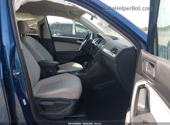 3VV2B7AX0JM026444 2018 VOLKSWAGEN TIGUAN Blue წინა სალონის ხედი