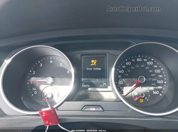 3VV2B7AX0JM026444 2018 VOLKSWAGEN TIGUAN Blue უკანა სავარძლების ხედი