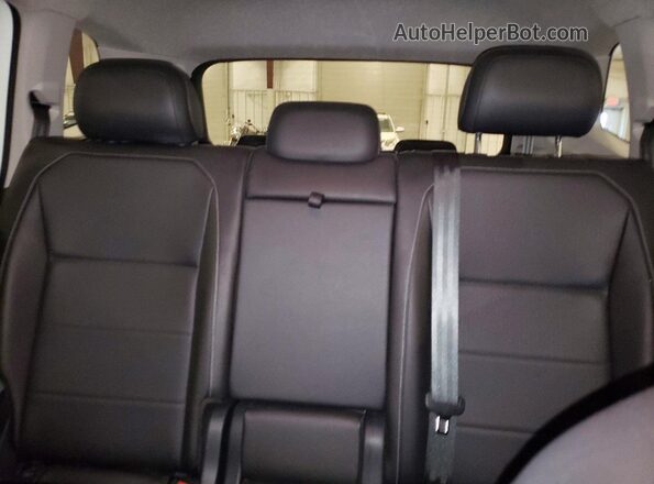 3VV2B7AX0JM103040 2018 VOLKSWAGEN TIGUAN White Вид задніх сидінь