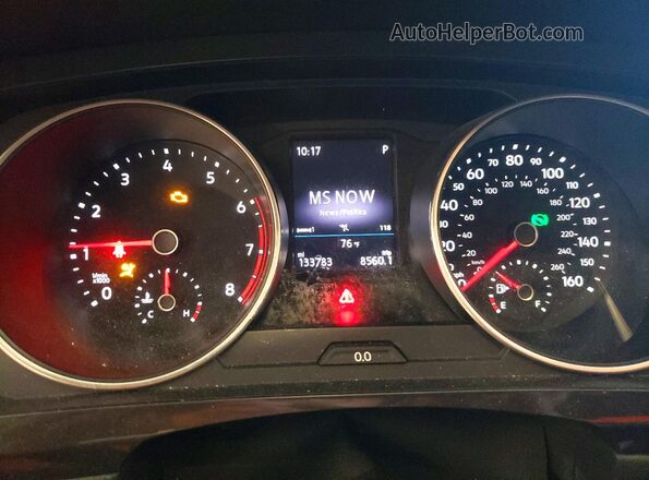 3VV2B7AX0JM103040 2018 VOLKSWAGEN TIGUAN White Вид щитка приладів