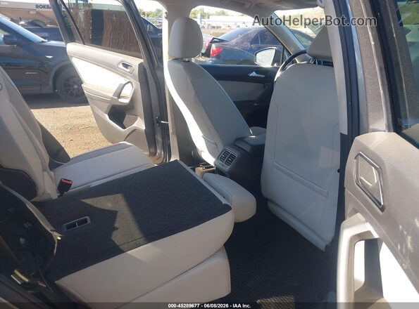 3VV2B7AX0JM134496 2018 VOLKSWAGEN TIGUAN Серый 