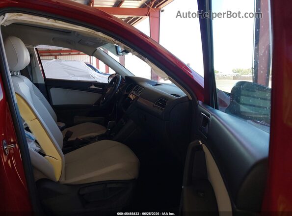 3VV2B7AX0JM138368 2018 VOLKSWAGEN TIGUAN Burgundy Widok wnętrza z przodu