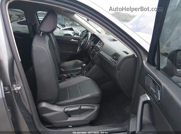 3VV2B7AX0JM169233 2018 VOLKSWAGEN TIGUAN Gray Widok wnętrza z przodu