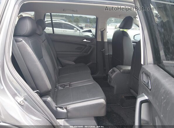 3VV2B7AX0JM169233 2018 VOLKSWAGEN TIGUAN Gray Widok naklejki z numerem VIN
