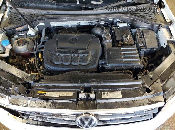 3VV2B7AX0JM184718 2018 VOLKSWAGEN TIGUAN White Rear interior view