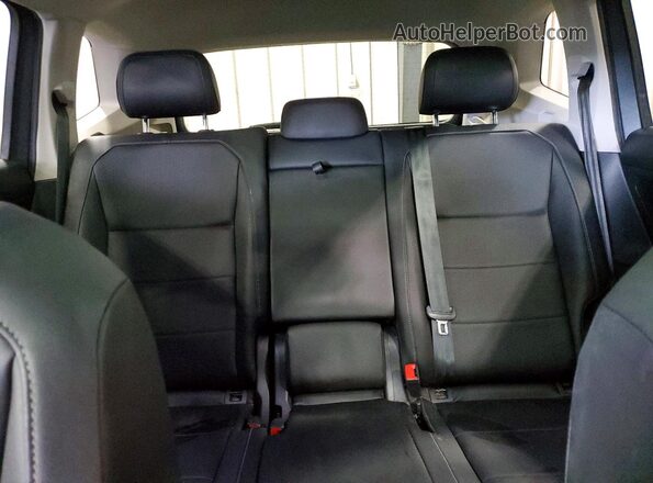 3VV2B7AX0JM220939 2018 VOLKSWAGEN TIGUAN Серый Вид задних сидений