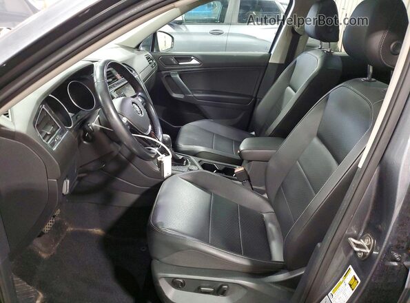 3VV2B7AX0JM220939 2018 VOLKSWAGEN TIGUAN Серый Вид салона спереди