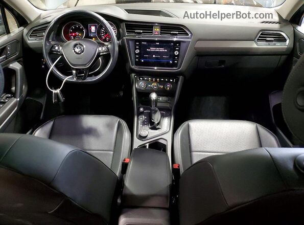 3VV2B7AX0JM220939 2018 VOLKSWAGEN TIGUAN Серый Вид панели приборов