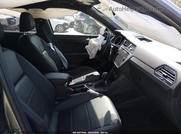 3VV2B7AX0MM054894 2021 VOLKSWAGEN TIGUAN Silver Widok wnętrza z przodu