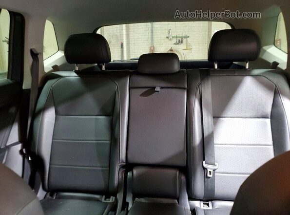 3VV2B7AX1LM106211 2020 VOLKSWAGEN TIGUAN Серый Вид задних сидений