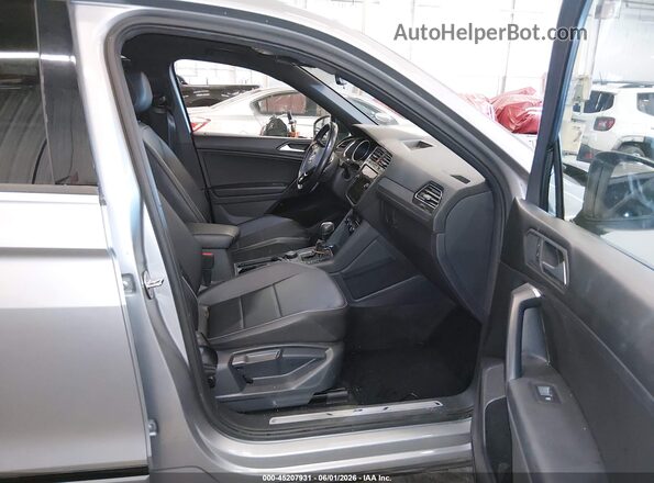 3VV2B7AX1MM137735 2021 VOLKSWAGEN TIGUAN Gray Widok wnętrza z przodu