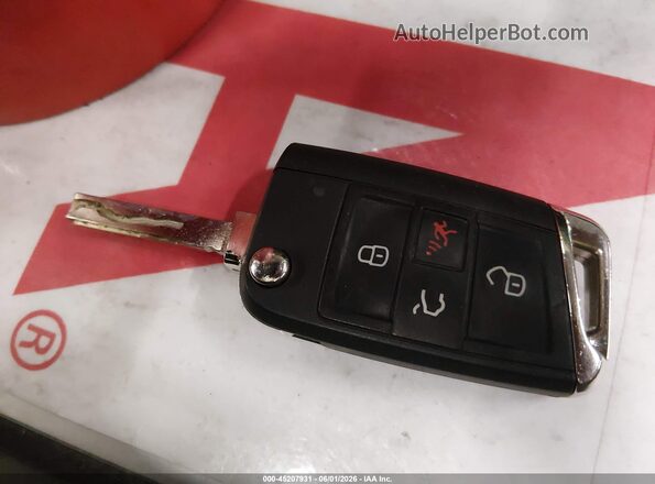 3VV2B7AX1MM137735 2021 VOLKSWAGEN TIGUAN Gray Widok deski rozdzielczej