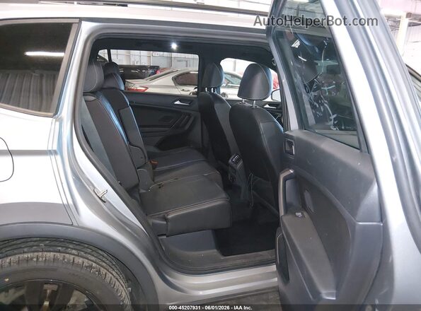 3VV2B7AX1MM137735 2021 VOLKSWAGEN TIGUAN Gray Widok naklejki z numerem VIN
