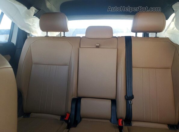 3VV2B7AX1RM112602 2024 VOLKSWAGEN TIGUAN White Rear seats view