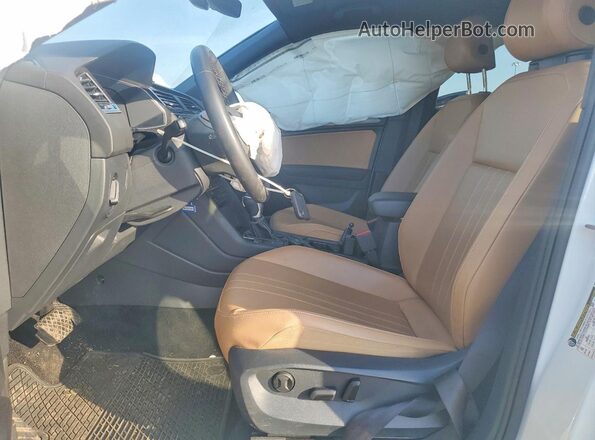 3VV2B7AX1RM112602 2024 VOLKSWAGEN TIGUAN White Front interior view