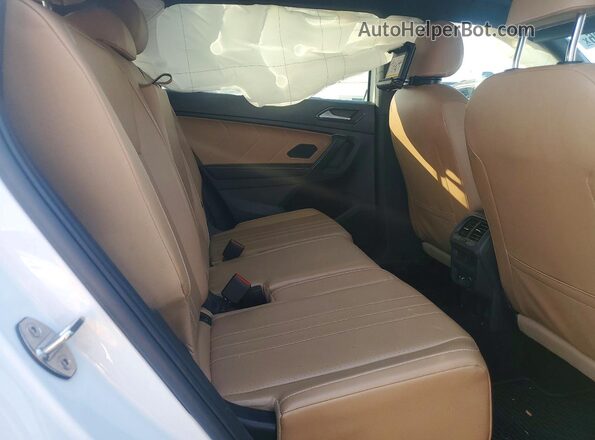 3VV2B7AX1RM112602 2024 VOLKSWAGEN TIGUAN White Rear interior view