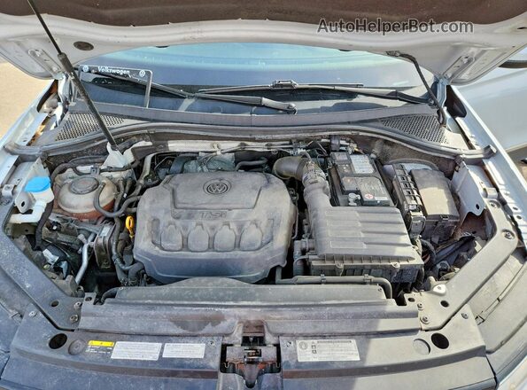 3VV2B7AX2JM040443 2018 VOLKSWAGEN TIGUAN White Widok komory silnika