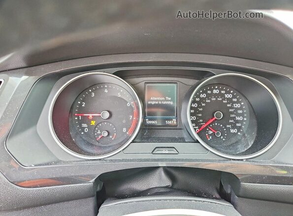 3VV2B7AX2JM040443 2018 VOLKSWAGEN TIGUAN White Widok zestawu wskaźników