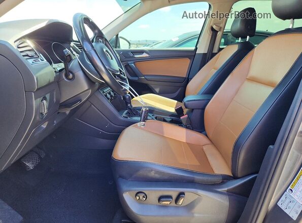 3VV2B7AX2JM055041 2018 VOLKSWAGEN TIGUAN Серый 