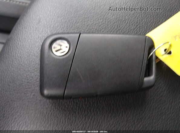 3VV2B7AX2JM083650 2018 VOLKSWAGEN TIGUAN Silver Dashboard view